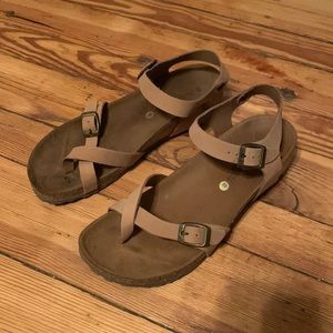 A. Giannetti wedge sandal.